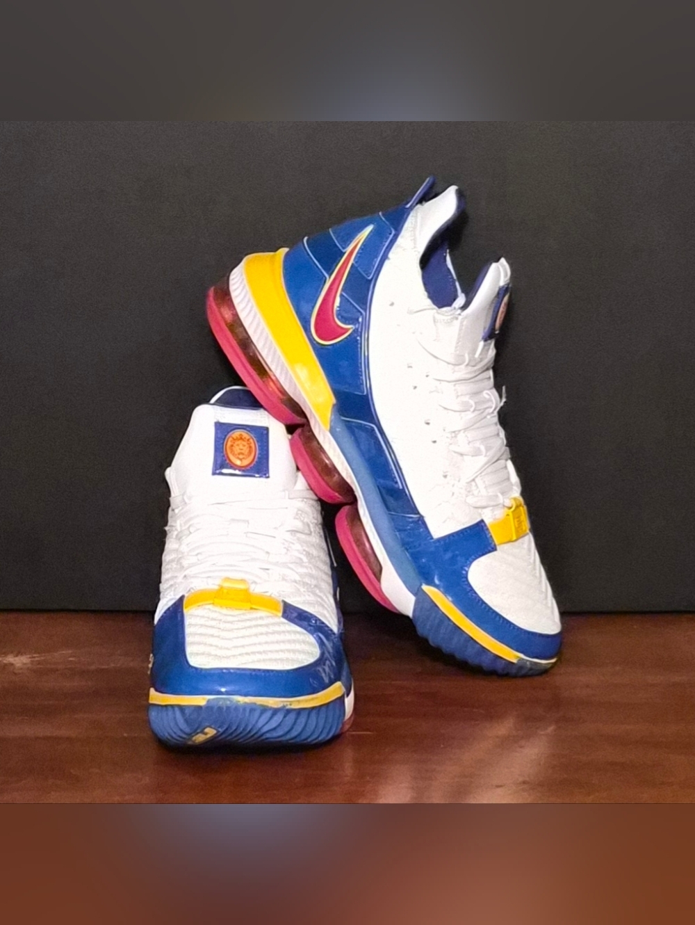 Nike Lebron James 16 "Superman" Basketball Sneakers, Mns 9.5, Like New Cond.!